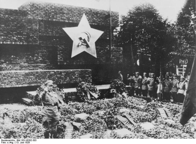 Monumento a la Revolución. Berlín 1926. Ludwig Mies van der Rohe 